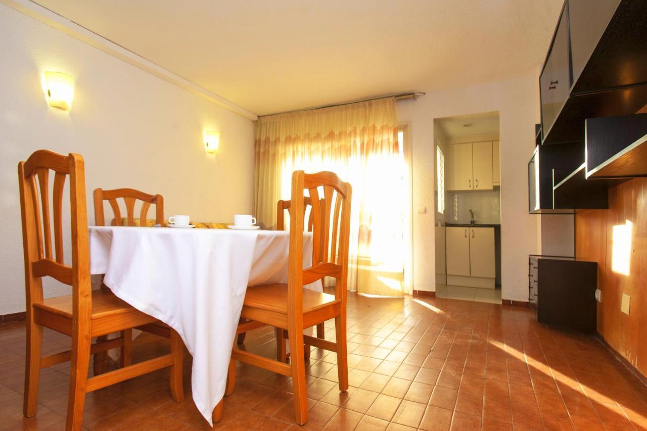 Alboran Study Apartment Салоу Екстериор снимка