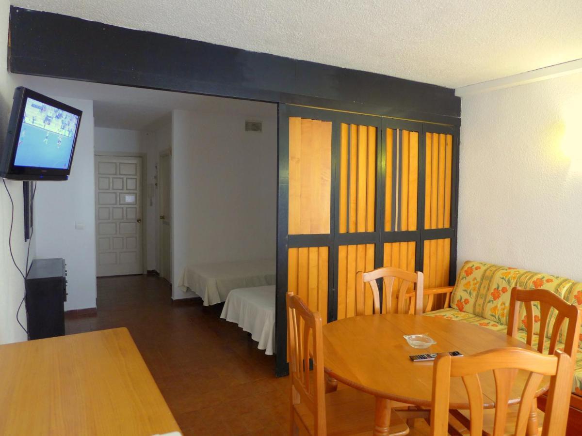 Alboran Study Apartment Салоу Екстериор снимка