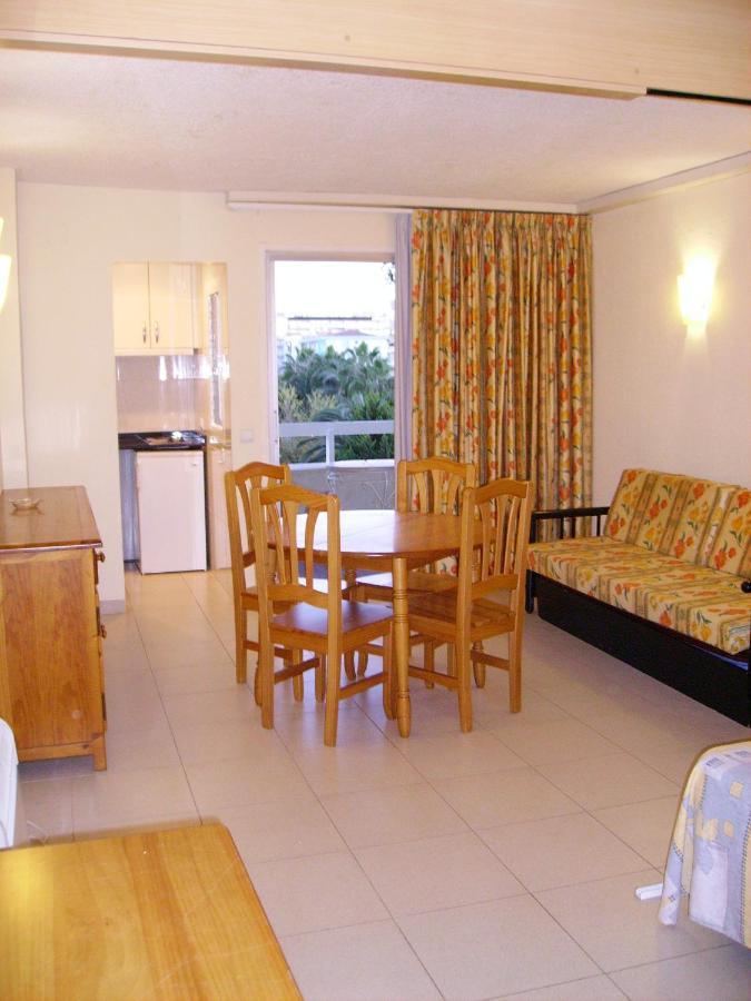 Alboran Study Apartment Салоу Екстериор снимка