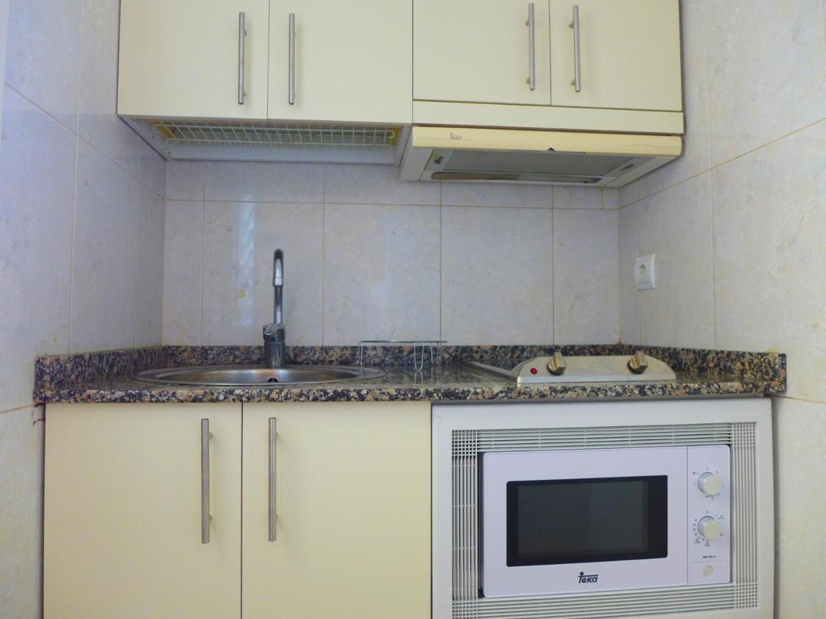 Alboran Study Apartment Салоу Екстериор снимка